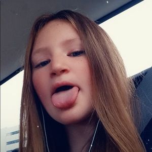 Meet your Posher, Kaylie